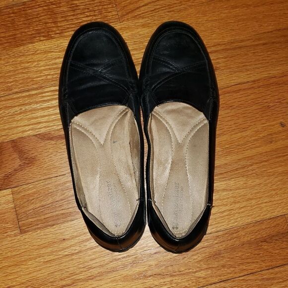 Naturalizer Black Leather Slip-On Flats - Picture 5 of 8
